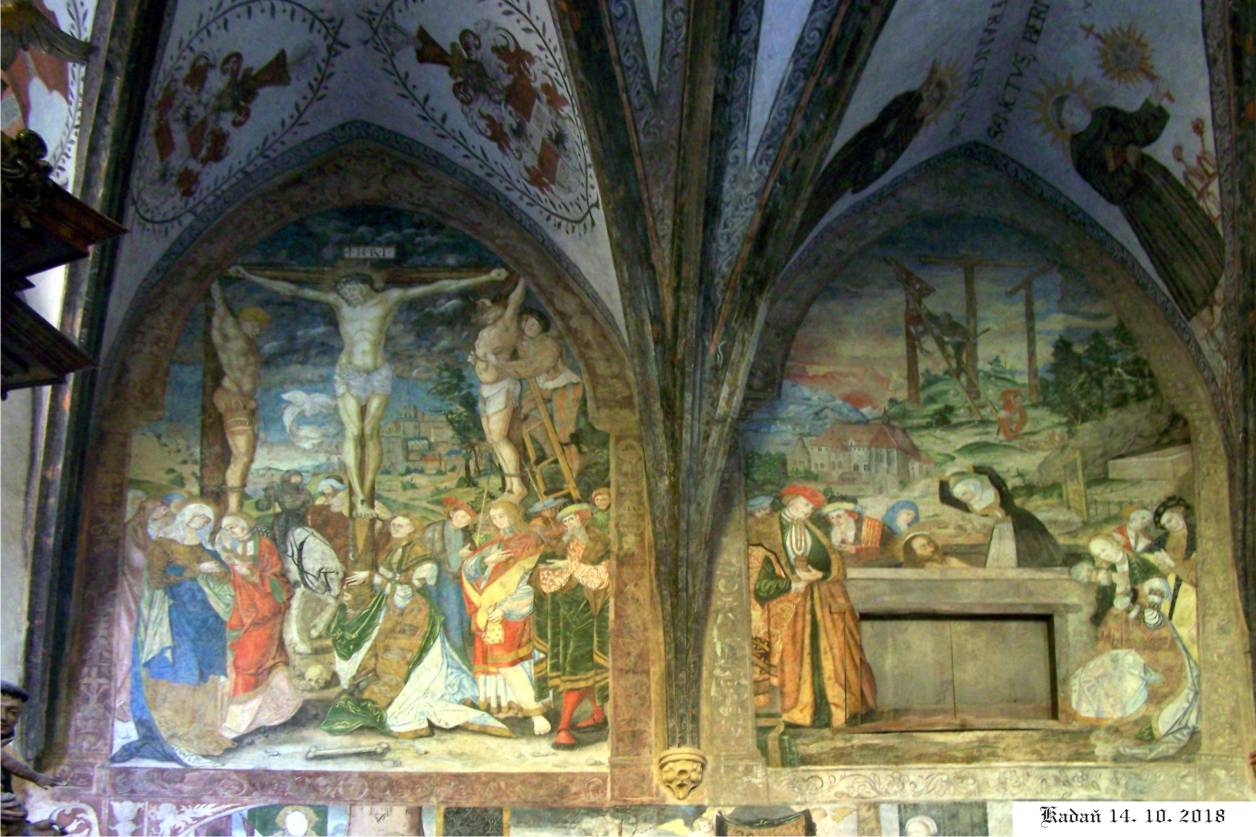 Gotické fresky jsou naprosto úžasné.
